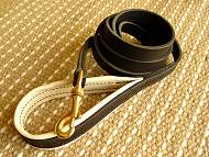 Leather dog leash with support material on the handle Leather dog leash with support material on the handle
